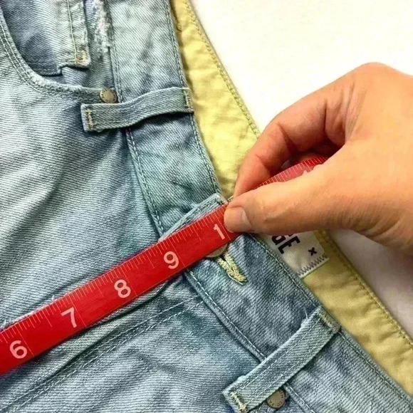 Paige Callie Crop Broke Distress Light Wash Boyfriend Midrise Ankle Jean Size 28 - Picture 14 of 15